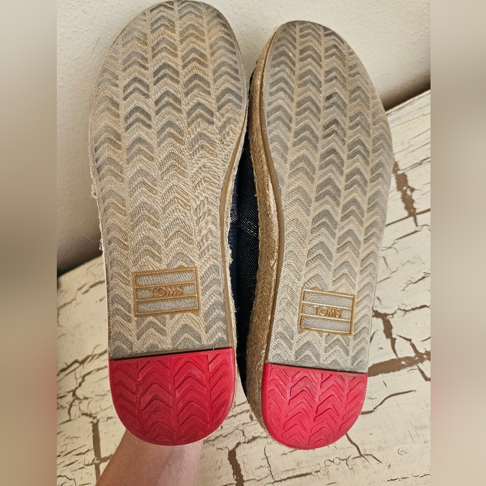 Toms 7.5 Espadrilles Excellent Condition - Picture 4 of 5